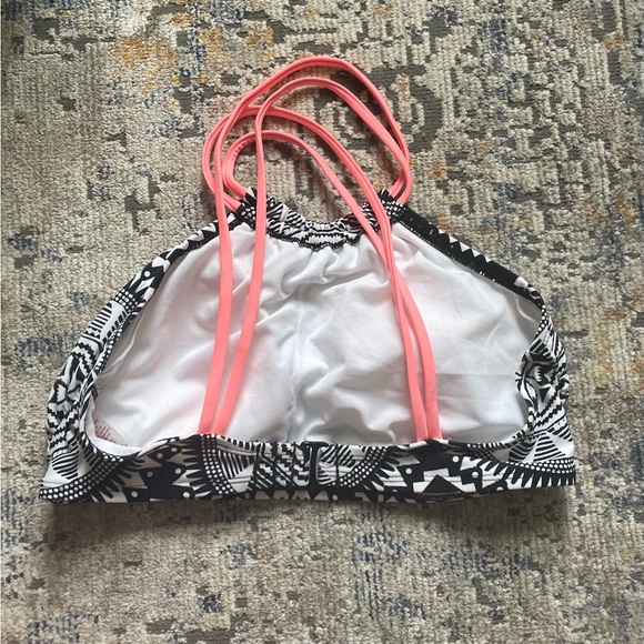 Aztec design halter top bikini top xhilaration D/DD - Picture 2 of 5